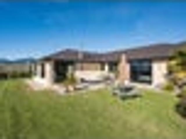 Versatile 7 Bedroom Home with Self Contained Unit