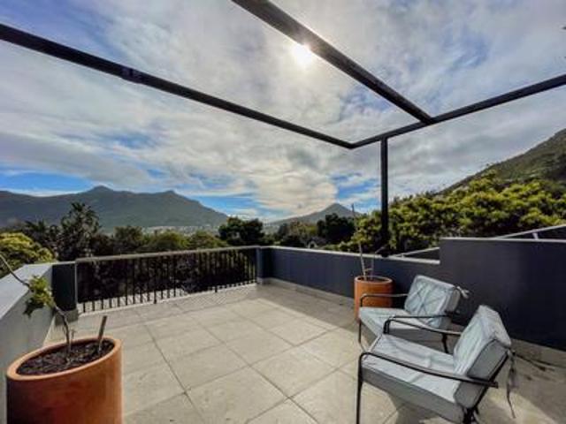 versatile family home with flatlet i.
