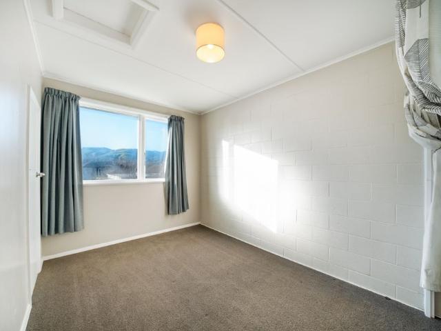 Versatile Family Living with Bonus Standalone Sleepout
