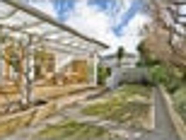 VERSATILE FAMILY LIVING IN PRIME NGAIO