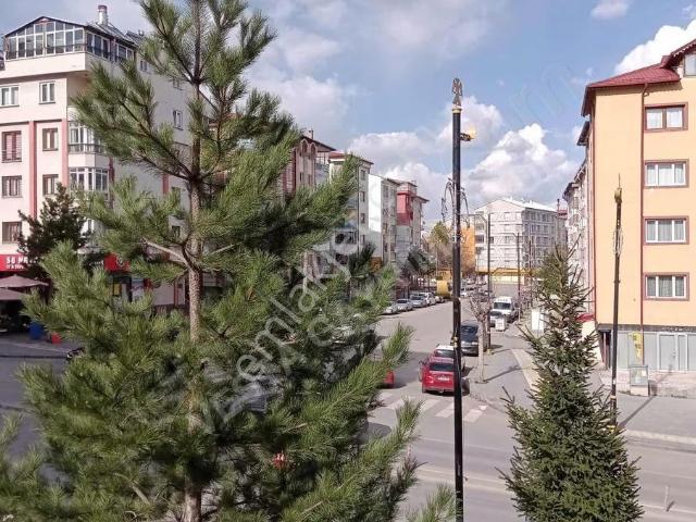 Vesta Gayrimnekul'den Satılık Cadde Üzeri 3+1 Daire