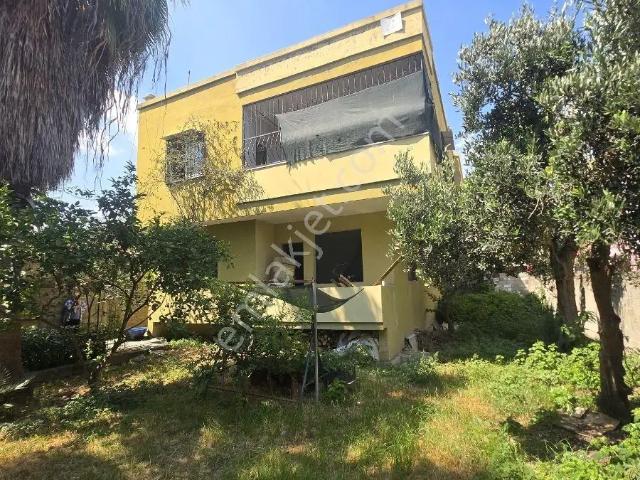 Vesile'den 2 Katlı 400 M² İçerisinde Müstakil