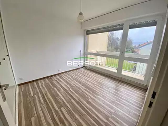 Vesoul 70000 Location appartement 1 pièce t1 au dernier étage