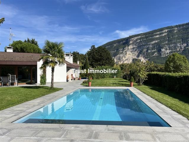 VESSY RENOVIERTE ARCHITEKTENVILLA MIT SALEVE BLICK
