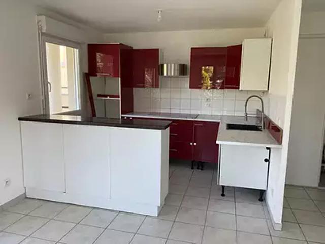 Vétraz Monthoux 74100 Location appartement 3 pièces t3 piscine