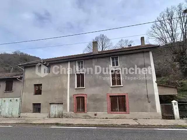 Vêtre sur Anzon 42440 Achat / Vente maison 6 pièces t6 au dernier étage cave