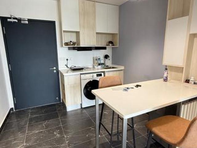 Vetro 11 Fully Furnished with washer dryer