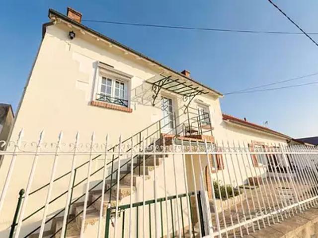 Veuzain sur Loire 41150 Achat / Vente maison 7 pièces t7 au dernier étage parking