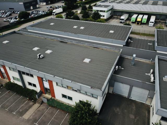 VEUREY VOROIZE spécial investisseurs Local d’activités ave. 540m² Veurey Voroize
