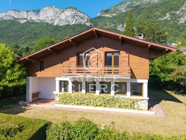 Veyrier du Lac, maison traditionnelle avec accès privatif au lac