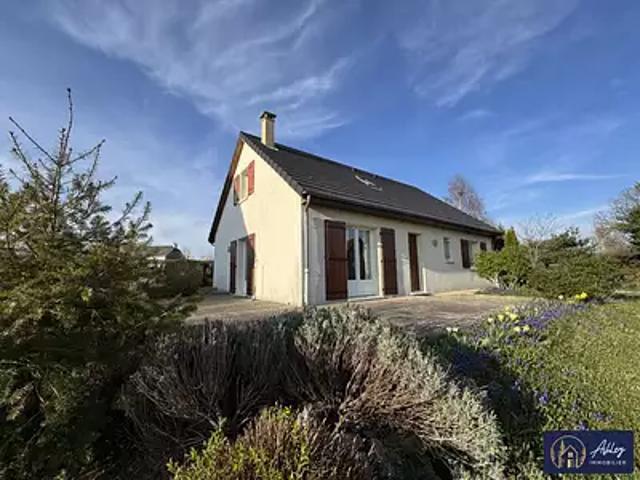 Veyrières 15350 Achat / Vente maison 4 pièces t4 parking