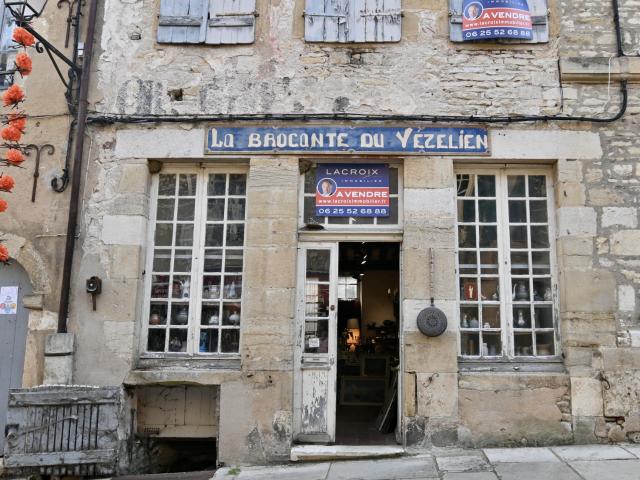 Vézelay Bâtiment ouvert à tous vos projets