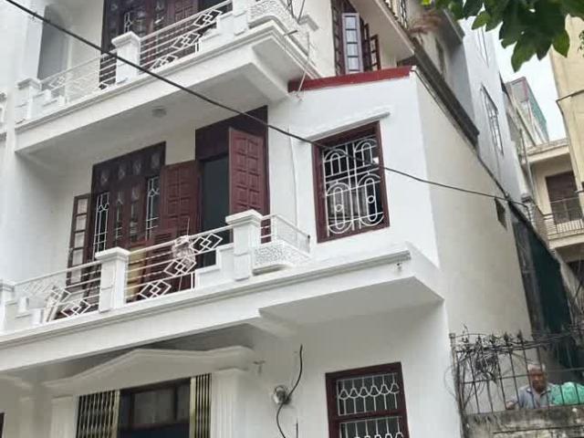 Việt hưng Nhà đẹp long lanh full nội thất sịn sò Ô tô đỗ cổng i Giá chỉ hơn 4.8 tỉ