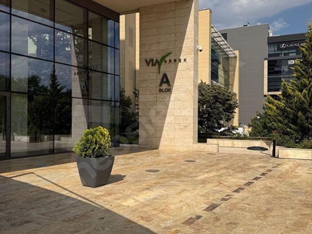 VİA GREEN DE SATILIK TOPLAM 130 M2 MODERN YAPILI TESİS GÜVENLİK BELGELİ OFİS