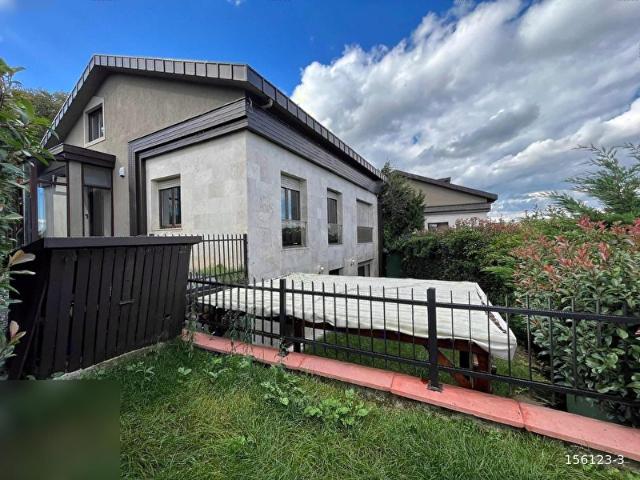 VİLLAGES'DAN MERKEZİ LOKASYONDA SATILIK MÜSTAKİL İZOLE 4+2 VİLLA