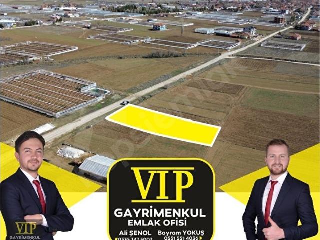 VİP GAYRİMENKUL'den BOZHÜYÜK MAH. ASFALT YOL CEPHELİ 536mTARLA