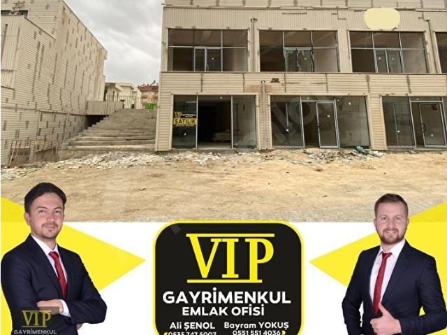 VİP GAYRİMENKUL'den KENT MEYDANINDA YOLA SIFIR KÖŞE DÜKKAN