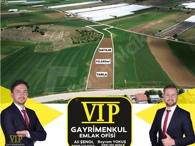 VİP GAYRİMENKUL'den KIŞLA MAH. İKİ TARAFI YOL CEPHELİ TARLA