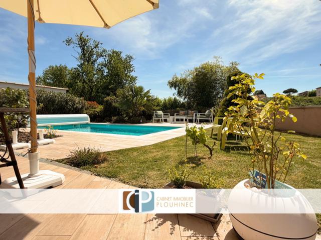 Vinzelles Maison récente avec piscine, vue vignoble et log