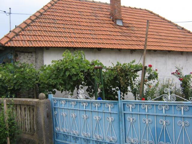 Vind propietate tip ferma taraneasca Floresteni