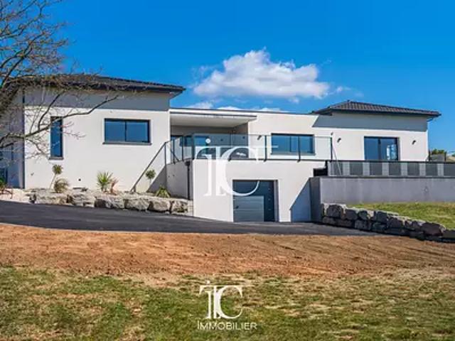 Vinezac 07110 Achat / Vente maison 5 pièces t5 au dernier étage piscine