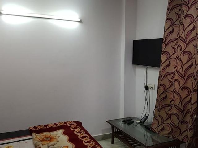 Vinobapuri Lajapat NagaR 2 1 Bedroom 100 Sq. Yd. Builder Floor in Lajpat Nagar ii Delhi Listing ID: #10205