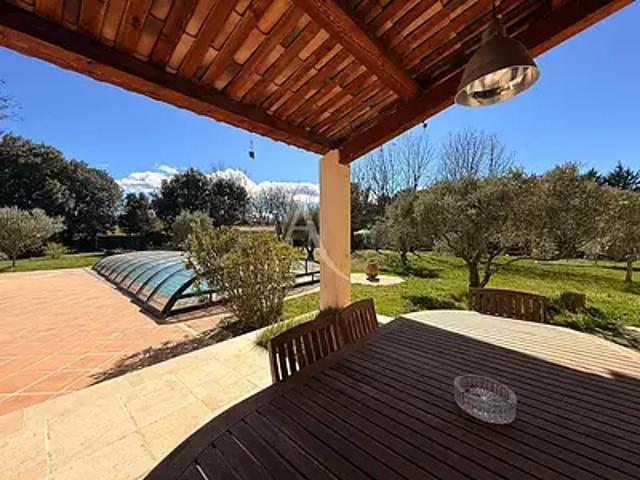 Vinon sur Verdon 83560 Achat / Vente maison 11 pièces t11 au dernier étage piscine