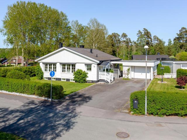 Violvägen 15