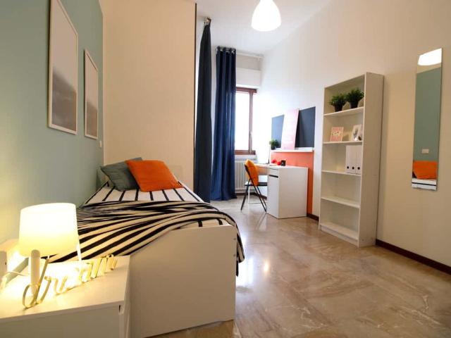 Via Creta 30 Stanza 127
