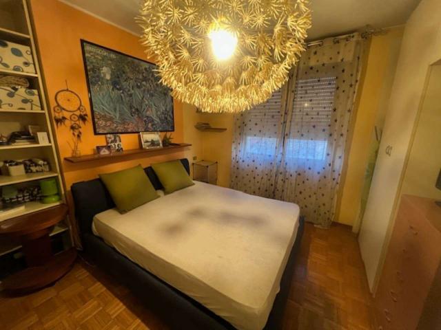 VIA BOLZONI VIC.ZE In bella palazzina recente appartamento luminoso box e posto auto