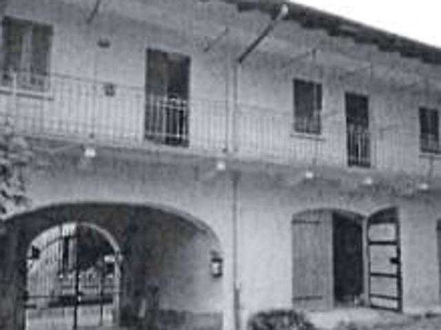 Via Giuseppe Garibaldi 12 Auzate quadrilocale 111mq
