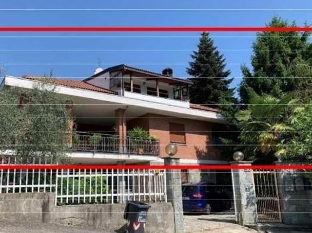 Via Giachero 58 5 vani 98mq