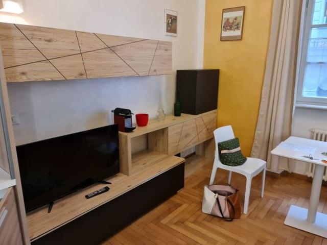 Via Grappoli monolocale ristrutturato e arredato