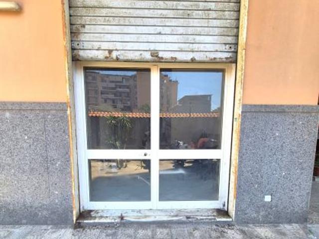 Via Diocleziano Locale 90 Mq + 90 Mq Spazio Esterno