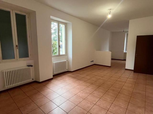 via foscolo 1 trilocale 125mq