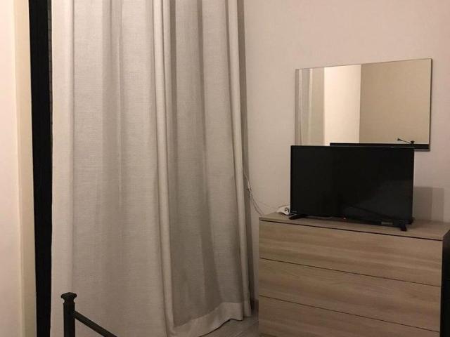 Via firenze bilocale arredato no residenza