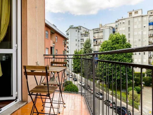 Via Francesco Cavezzali, Milan, Lombardy 20127