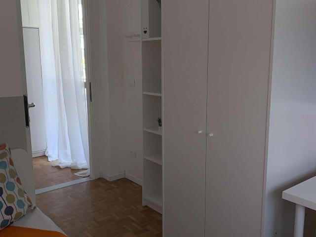 Via Fratelli Perini 173 Stanza 35
