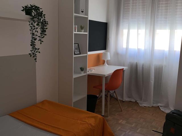 Via Fratelli Perini 173 Stanza 36