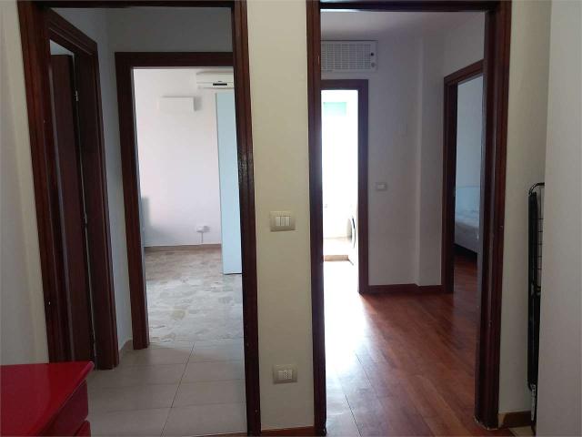 VIA IV NOVEMBRE AFFITTASI ARREDATO 3 CAMERE DA LETTO