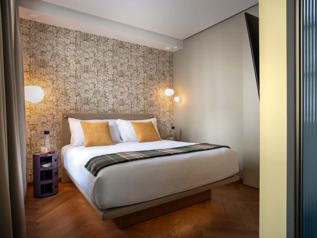 Via Manzoni 25 Design Suite 43