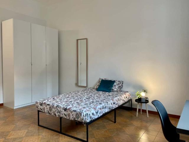 Via Meda 37 Room 1
