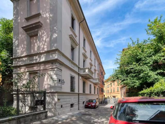 Via San Vitale, Bologna, Emilia Romagna 40126