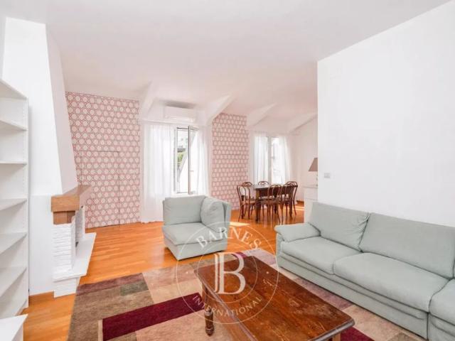 Via Sant’Eufemia | Elegant one bedroom with terrace – Temporary rent 12/18 mo.