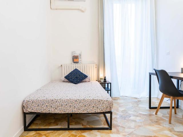 Via Plinio 70 Room 3