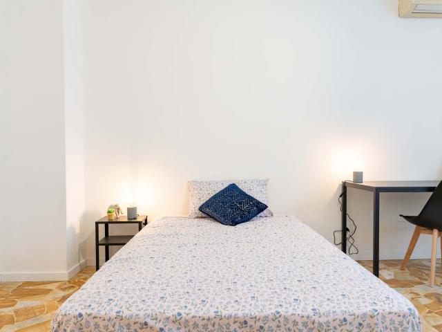 Via Plinio 70 Room 5