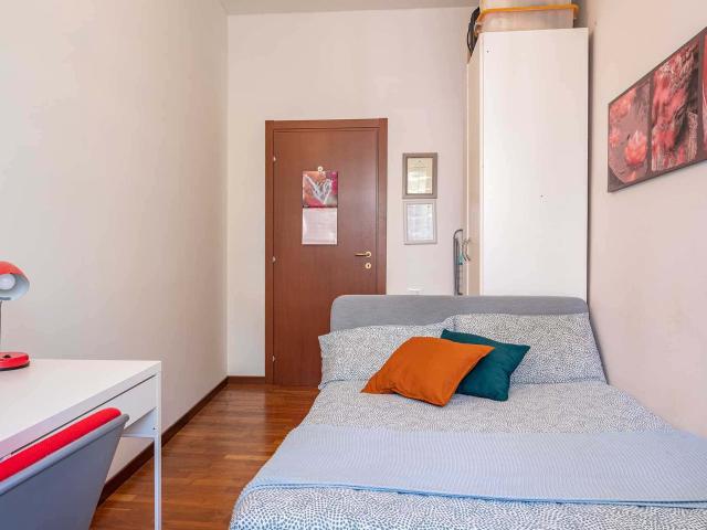 via privata fracchia 4 private room s2