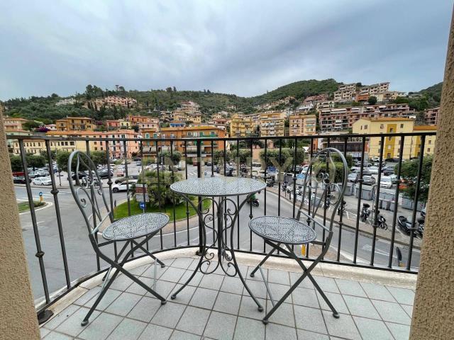 Via Roma 78 Porto Santo Stefano Centro trilocale 70mq
