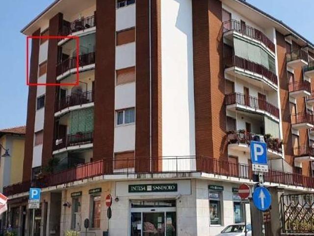 Via Roma 3 5 vani 96mq