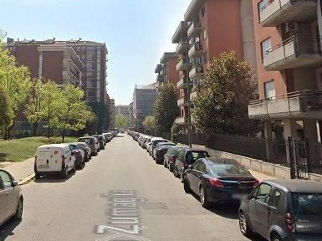 VIA ZUMAGLI AMPIO BILOCALE: 380 euro